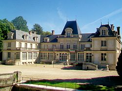 Monchy-Saint-Éloy (60), château, rue de Caucriaumont